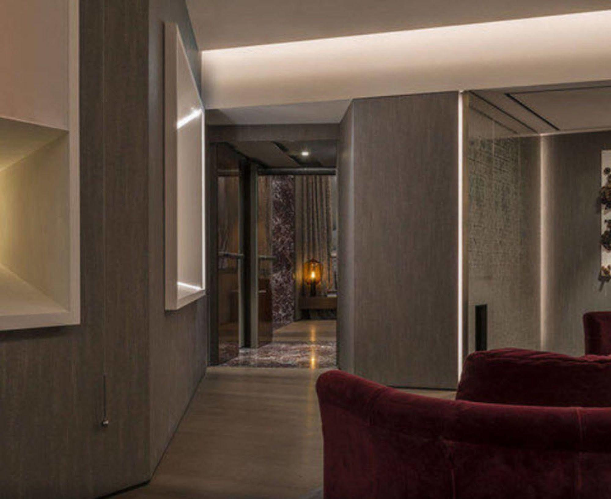 Fendi Private Suites - Small Luxury Hotels Of The World Roma Exterior foto